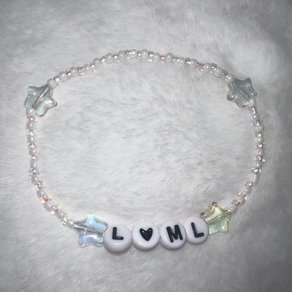 Taylor Swift Eras Tour Friendship Bracelet - Picture 2 of 4